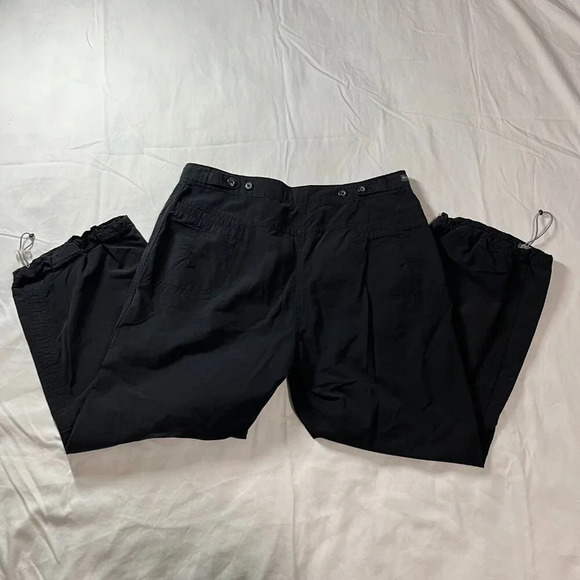 Woolrich | Women's Solid Black Outdoor Cargo Style Elastic Ankle Pants | Size 8 - Picture 2 of 8